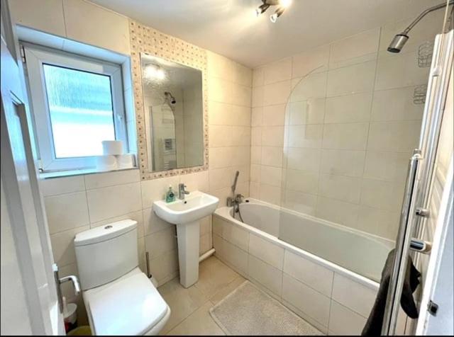 *Family Home In Mumbles. Close To The Beach* Exterior photo