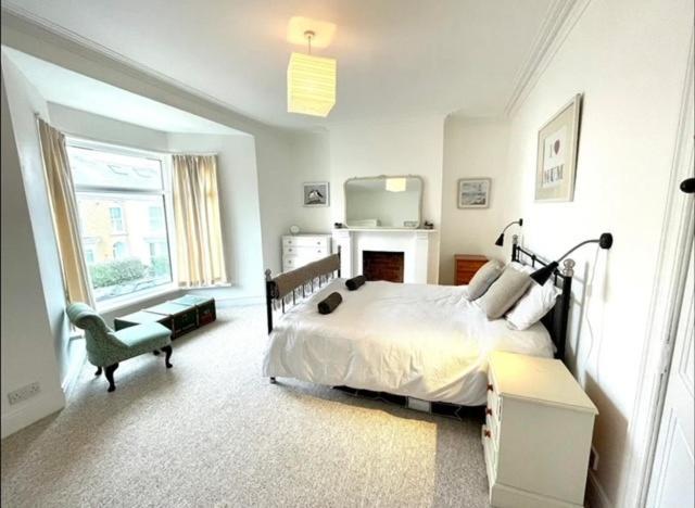 *Family Home In Mumbles. Close To The Beach* Exterior photo